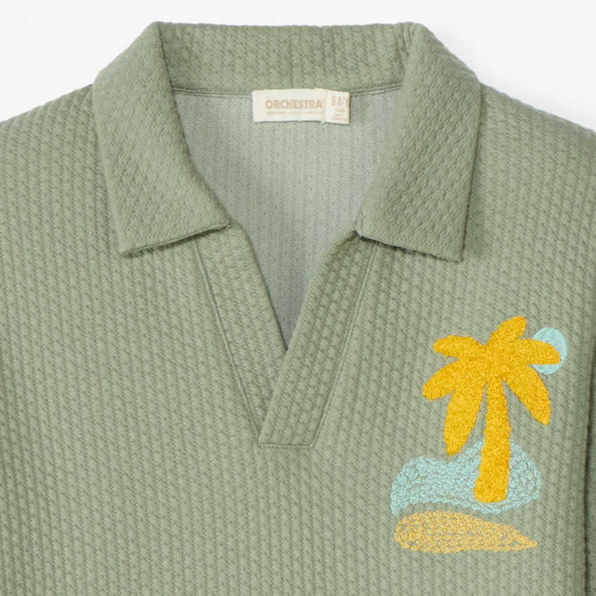 Sudadera de felpa con efecto arrugado y cuello tipo polo para niño. 