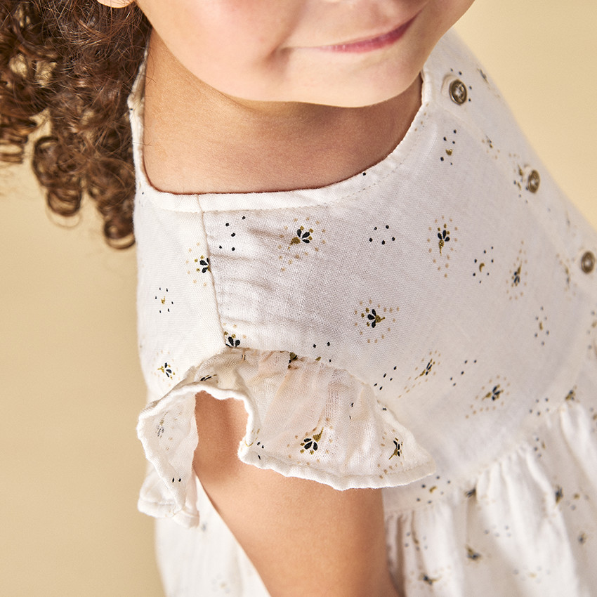 Vestido de manga corta en gasa estampada para niña 