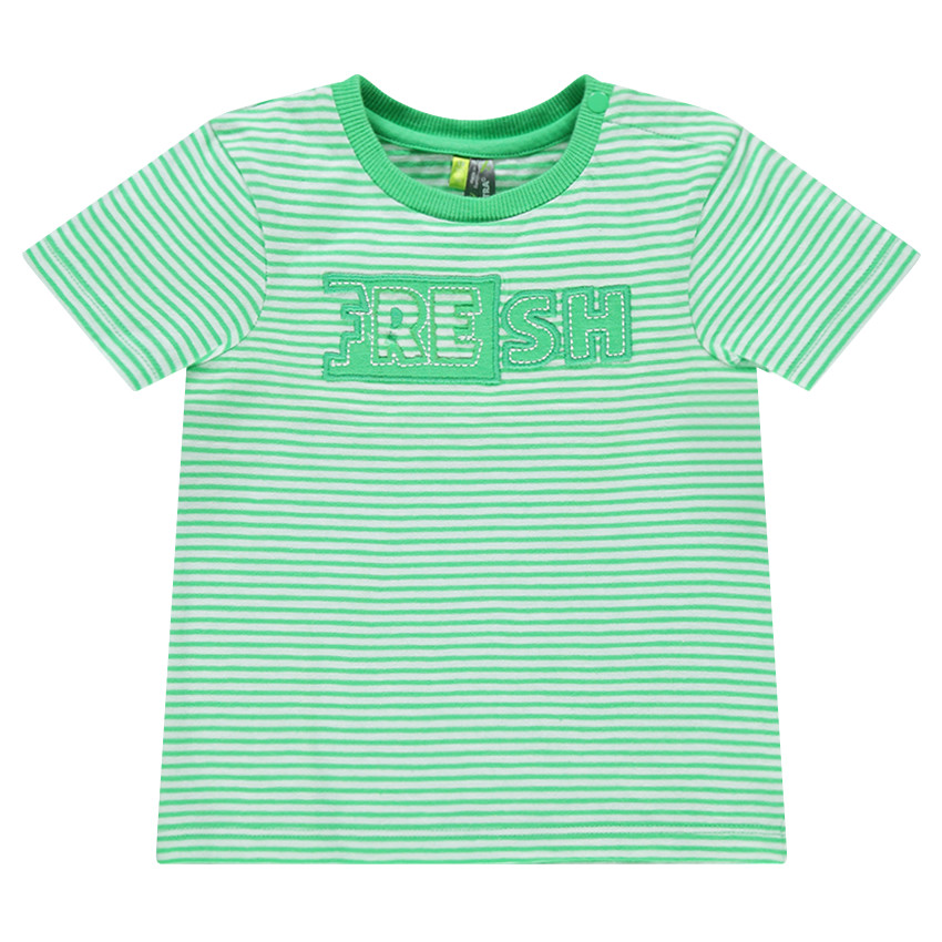 Camiseta de manga corta con rayas all over e inscripción estampada 