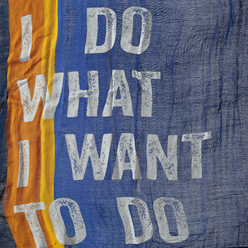 Turbante de tela de viscosa con inscripciones estampadas 