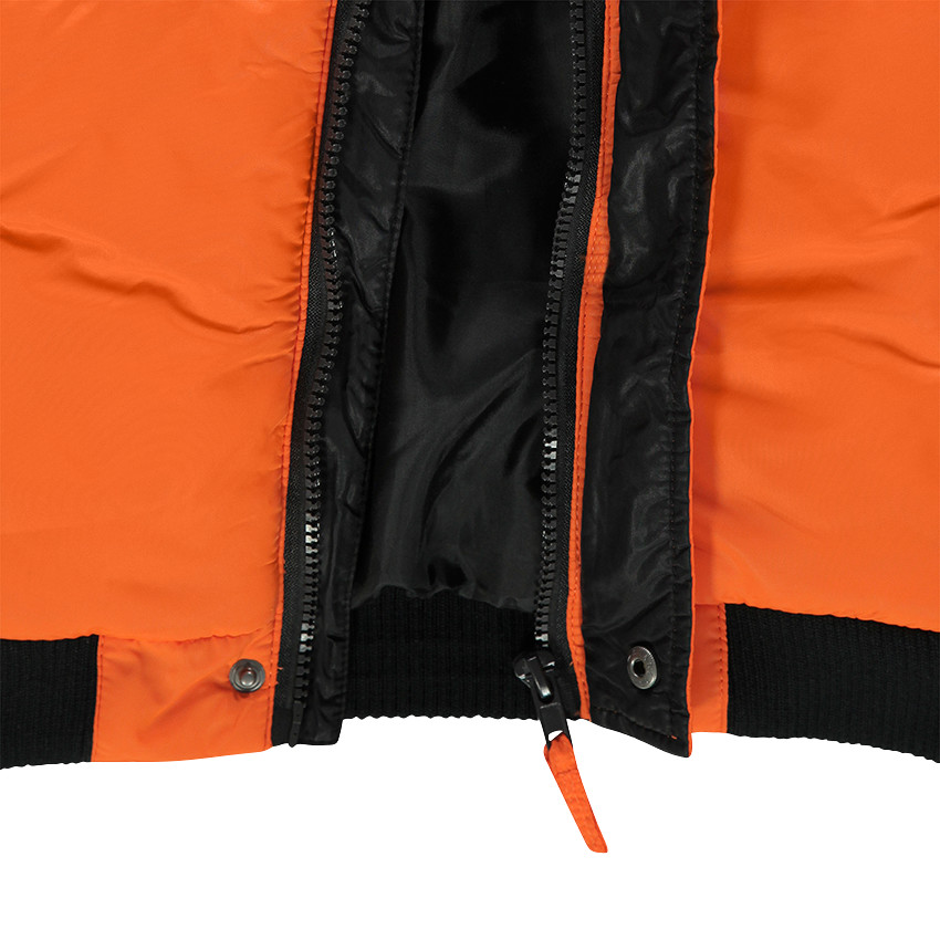 Anorak acolchados con capucha desmontable con bolsillos 