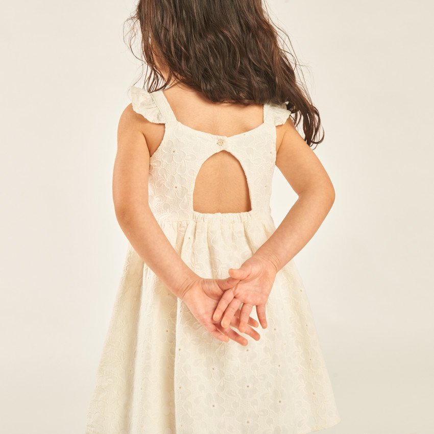Vestido de tirantes de bordado inglés con espalda descubierta para niña. 