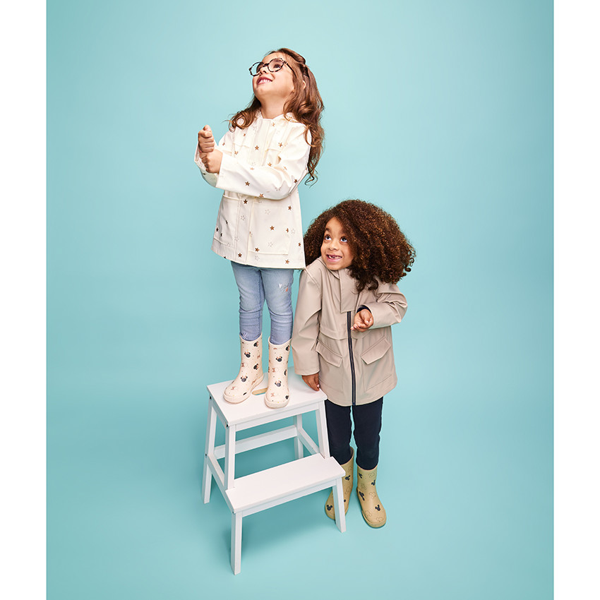 Parka goma con capucha forrada de jersey y estampado de estrellas para niña  Additional Parka goma con capucha forrada de jersey y estampado de estrellas para niña