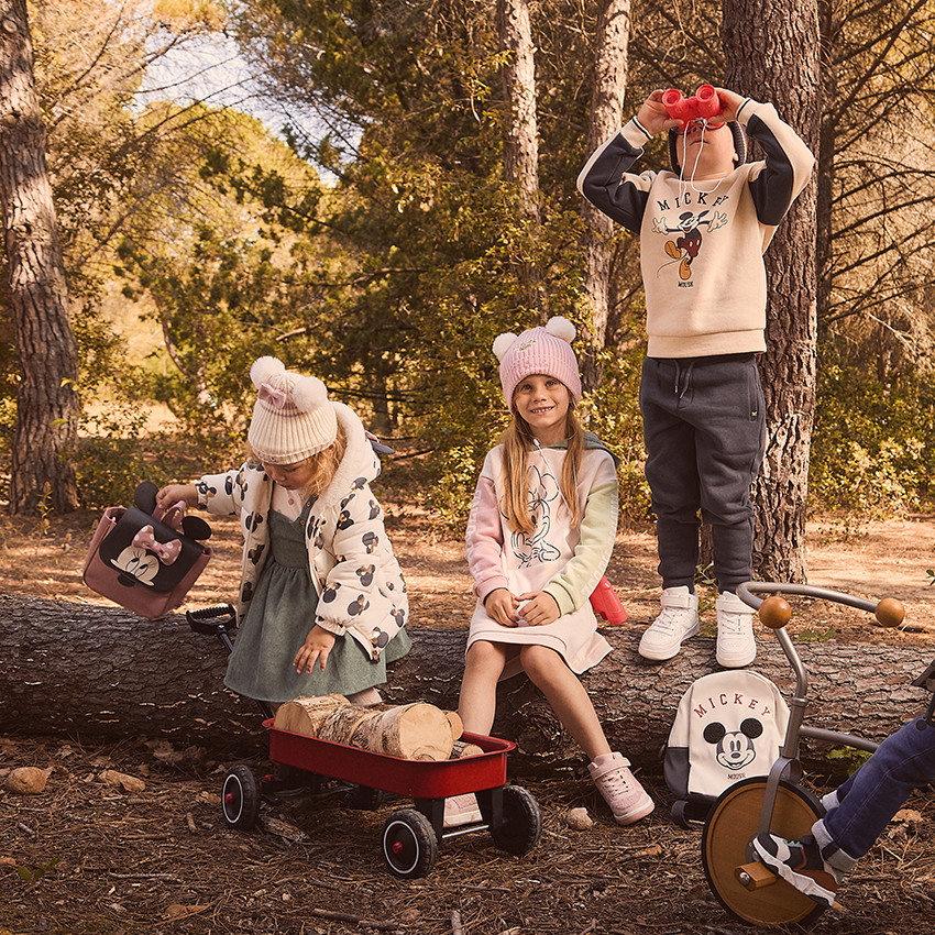 Conjunto gorro con pompones y braga de punto Minnie Disney para niña 