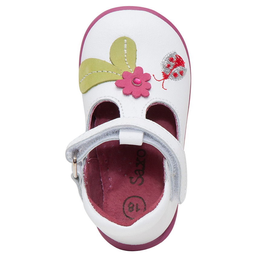 Merceditas de cuero con remaches en contraste 