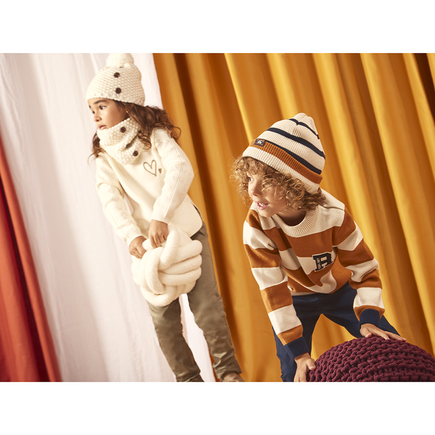 Gorro de punto a rayas para niño 