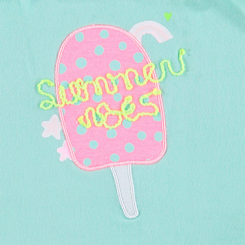 Conjunto con camiseta con dibujo de helado y punto de estrellas 