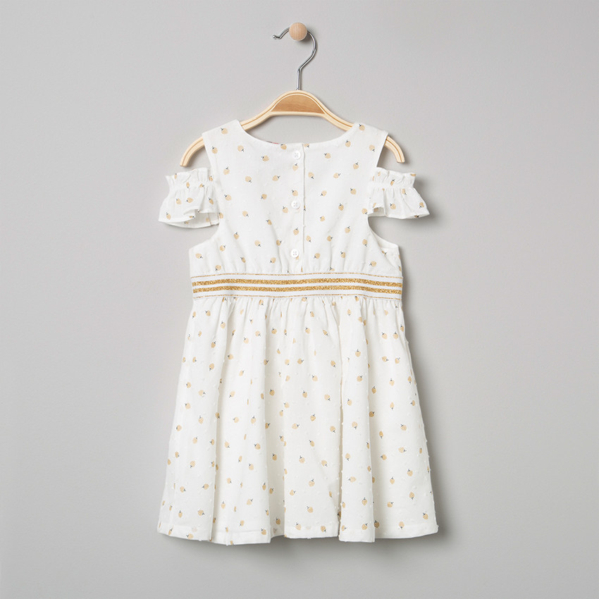 Vestido espaldas al aire estampado fresas all-over y touches de doré 