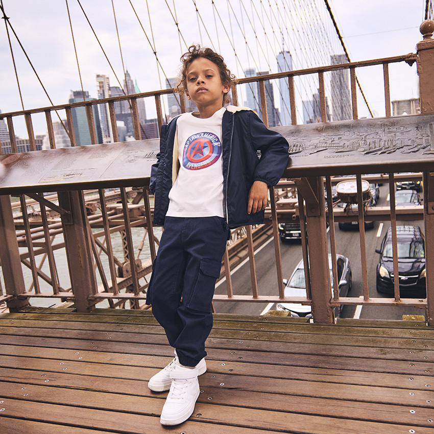 Camiseta de manga larga estampada holográfica Capitán América Marvel para niño 