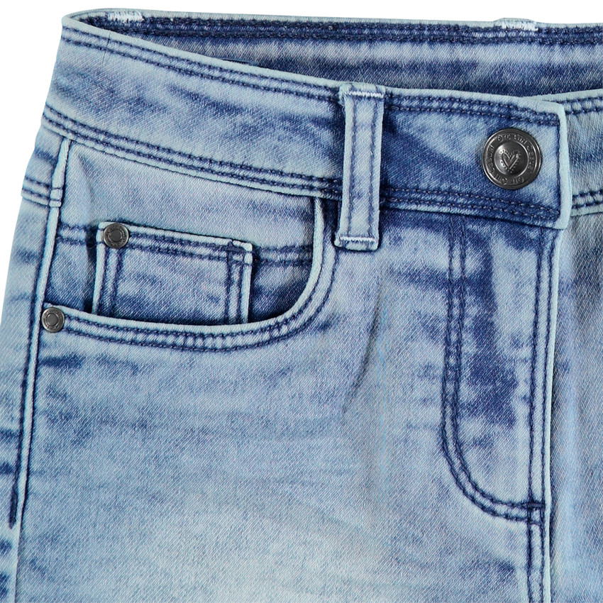 Pantalón corto de vaquero efecto usado con franjas   