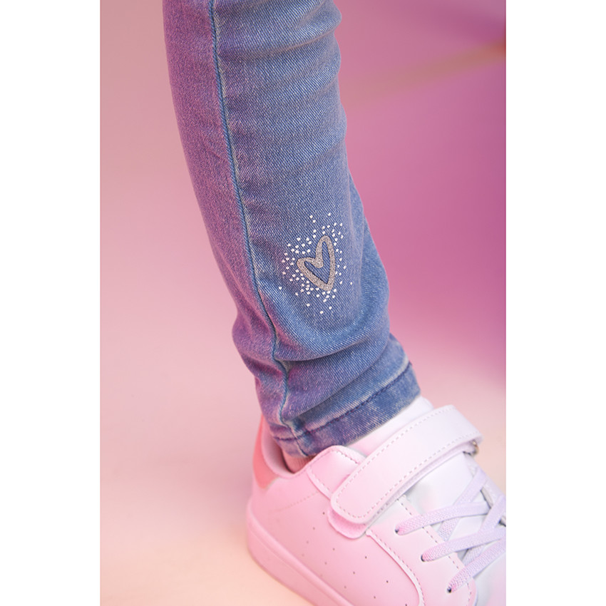 Jean slim de denim efecto patchwork con strass para niña  Additional Jean slim de denim efecto patchwork con strass para niña