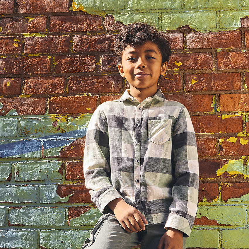 Camisa de cuadros de manga larga con bolsillo para niño 
