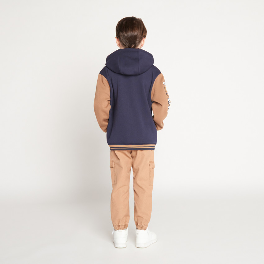 Pantalón cargo liso con bolsillos niño 