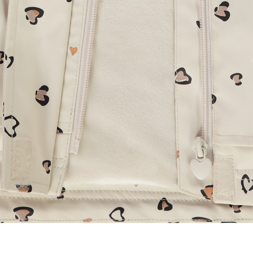 Parka goma repelente al agua con estampado de corazones para niña 