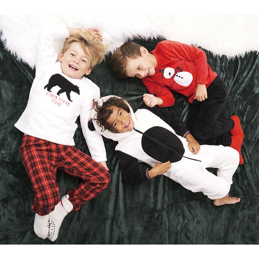 Pijama con sales capucha niño