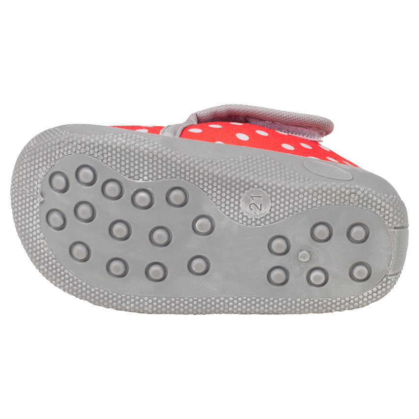 Zapatillas de forma botín de puntos con sujeción con velcro con detalle 