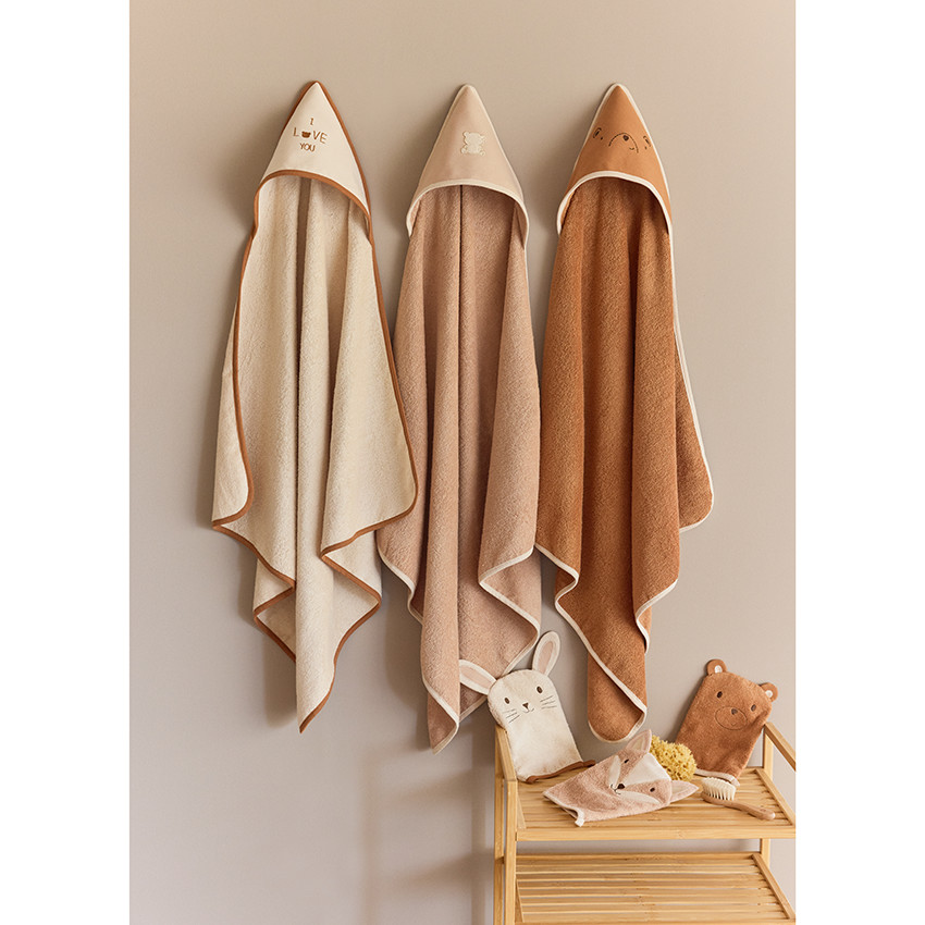 Conjunto de 3 toallas de baño de felpa beige/marrón. 