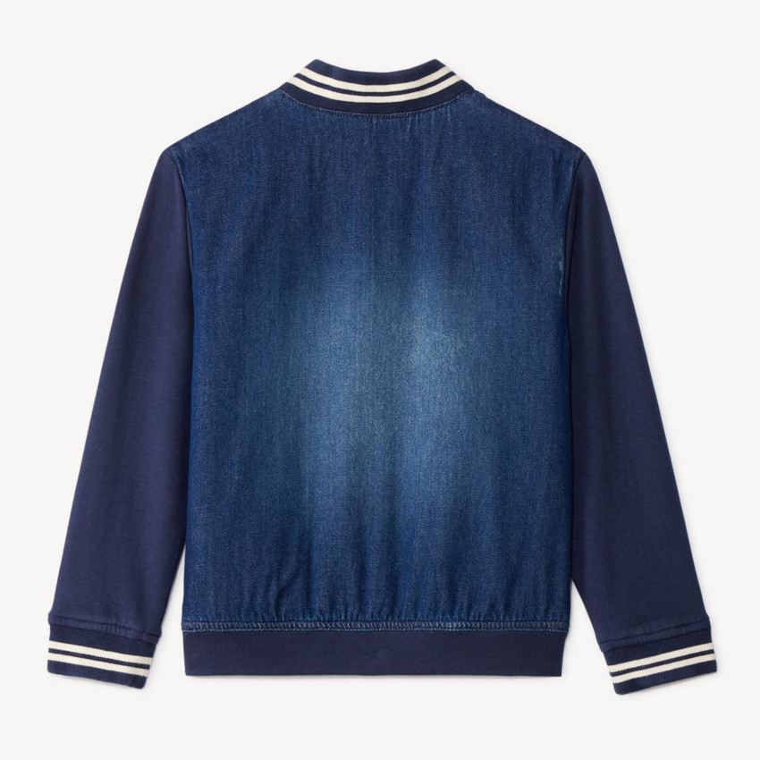 Chaqueta teddy para niño de mezclilla y felpa. 