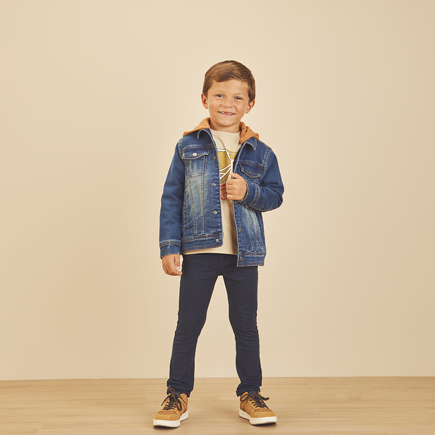 Pantalón slim de twill con efecto arrugado para niño  Additional Pantalón slim de twill con efecto arrugado para niño