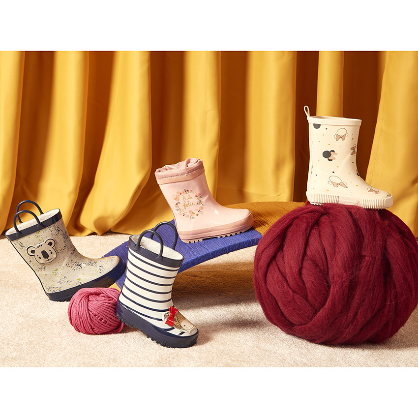 Botas de agua a rayas con asas y parche de fantasía para niña 