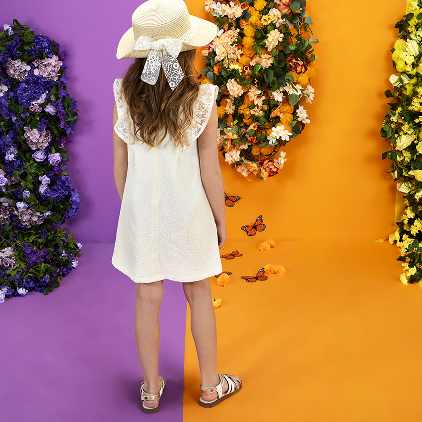 Vestido de ceremonia en jacquard con mangas bordadas para niña 