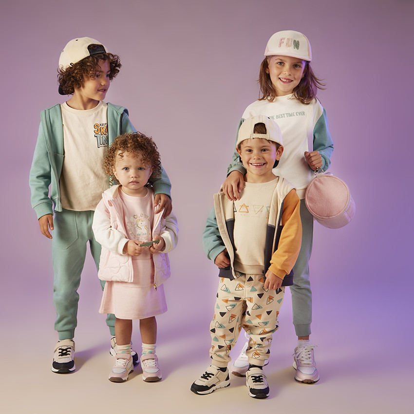 Sudadera efecto color block con bordado niña 