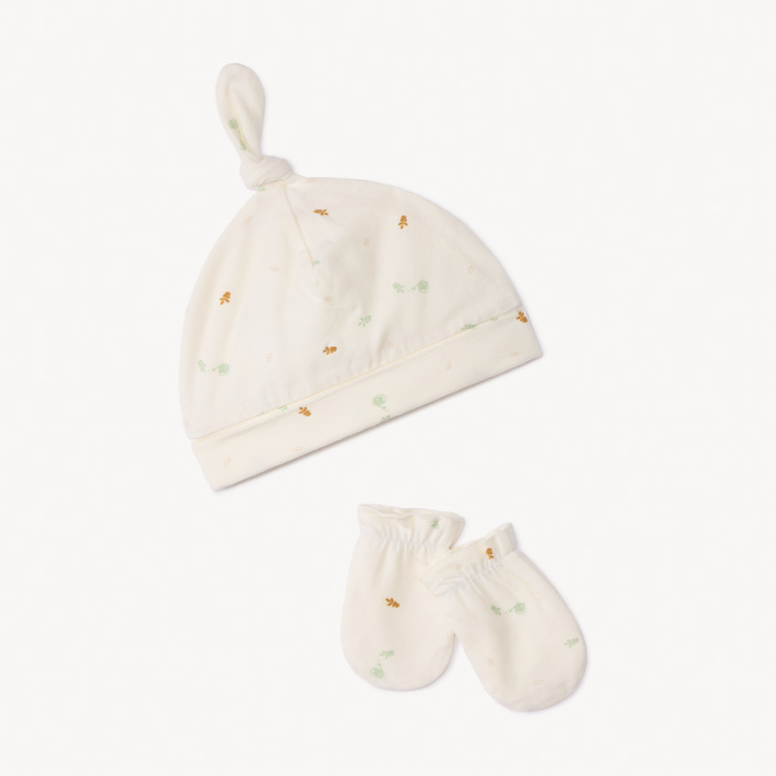 Gorro con lazo fantasía y manoplas a juego para bebé 