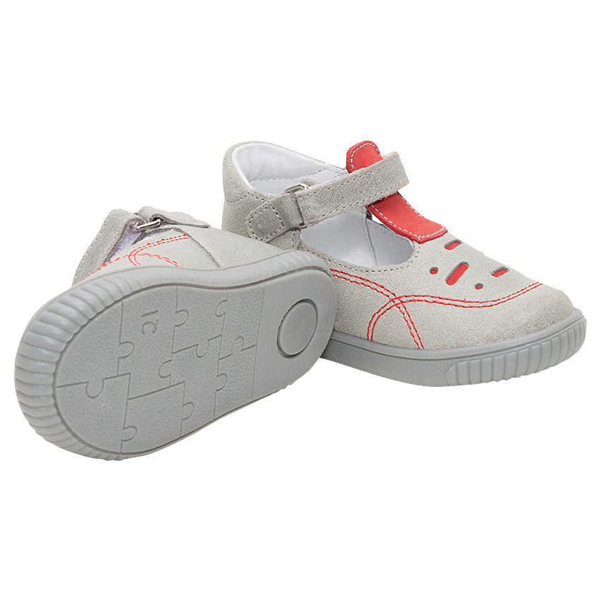 Zapatos salomé de piel con pespuntes en contraste 