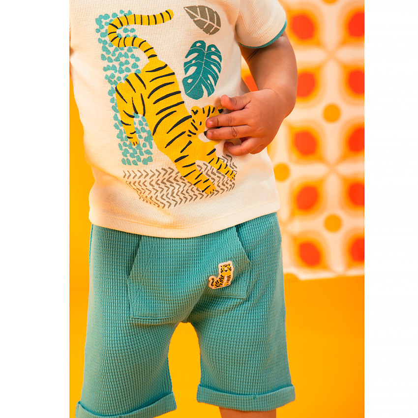 Bermudas efecto gofrado 