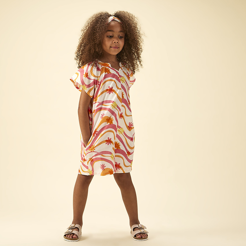 Combishort ancho con bolsillos estampado fantasía para niña 