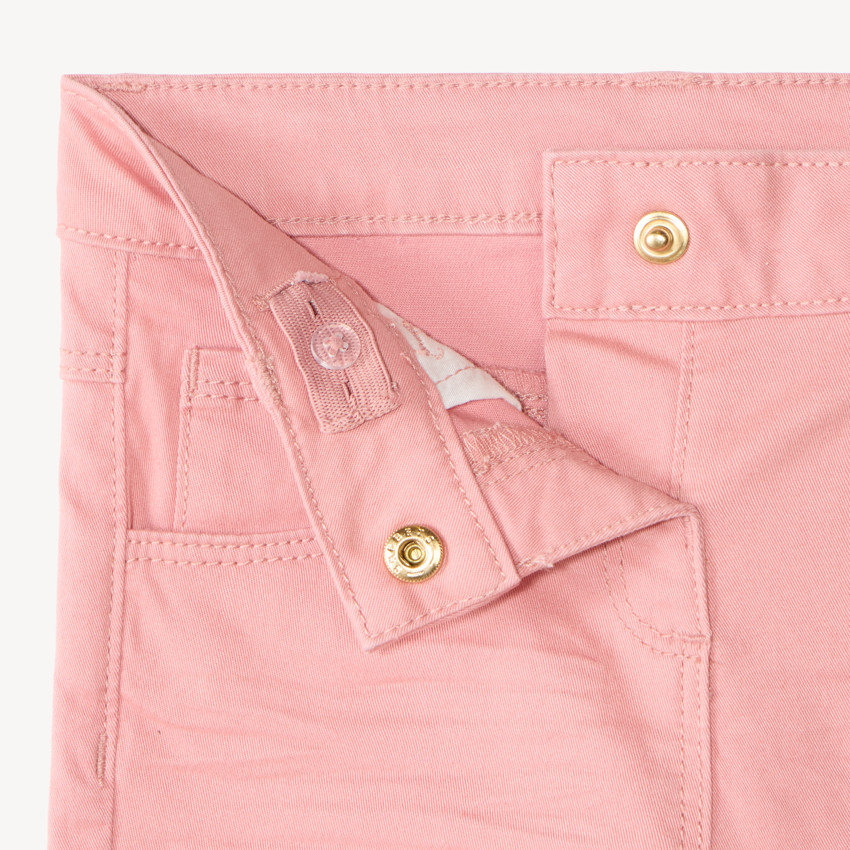 Pantalón slim para bebé niña en sarga lisa 