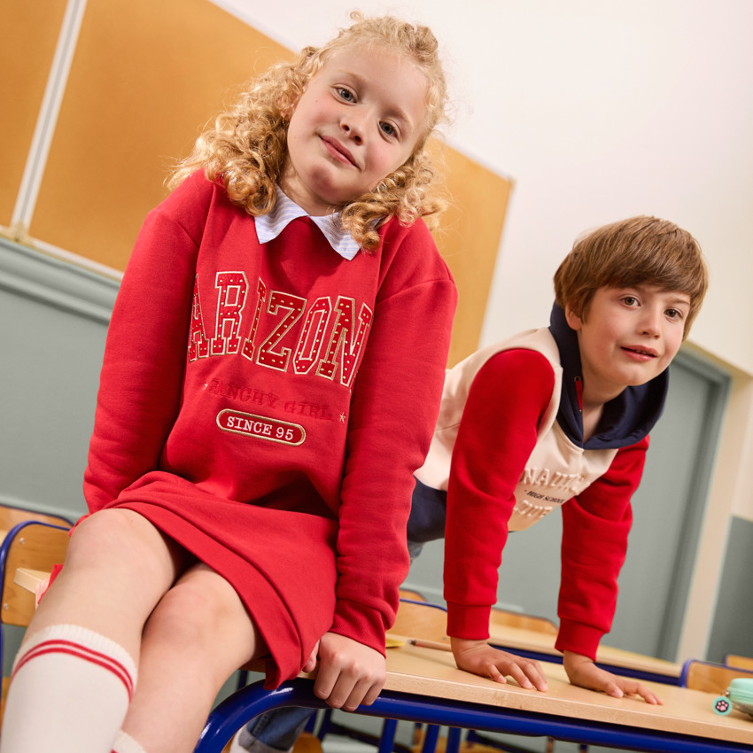 Vestido de molleton fantasía con cuello de camisa para niña 