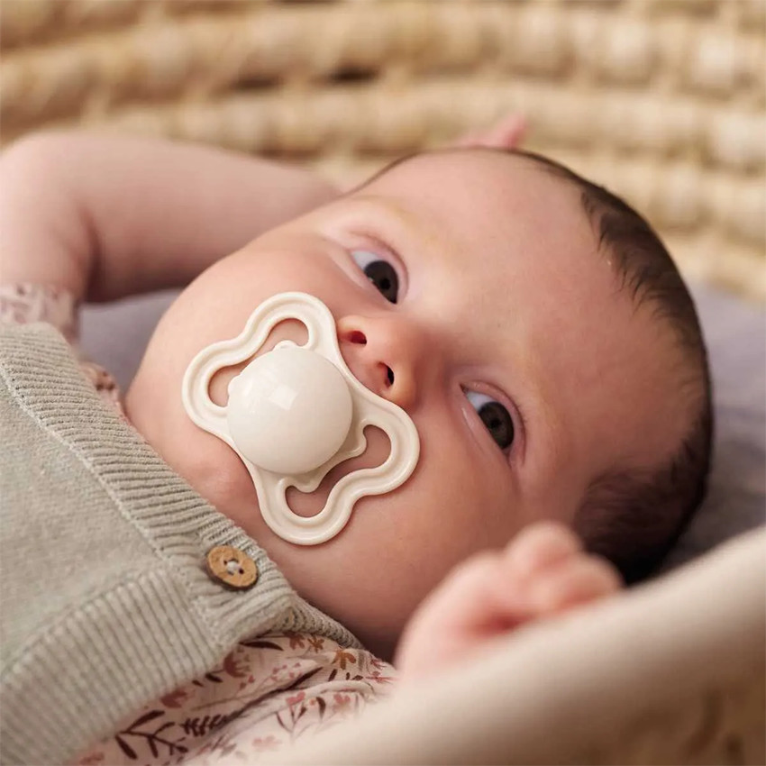 Chupete silicona Supreme 2-6M (modelo aleatorio) 