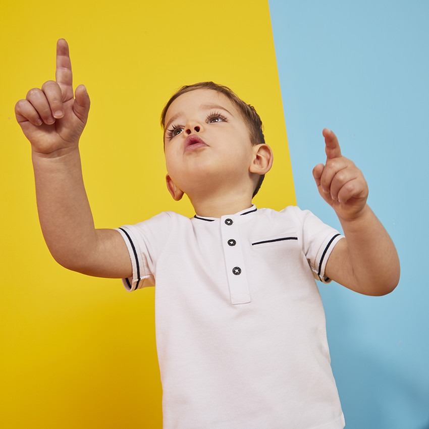 Polo de manga corta con cuello teddy para bebé niño 
