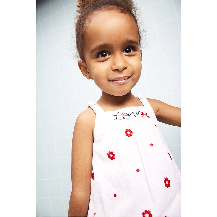 Combinaison corta bordada de flores efecto crêpe para bebé niña 