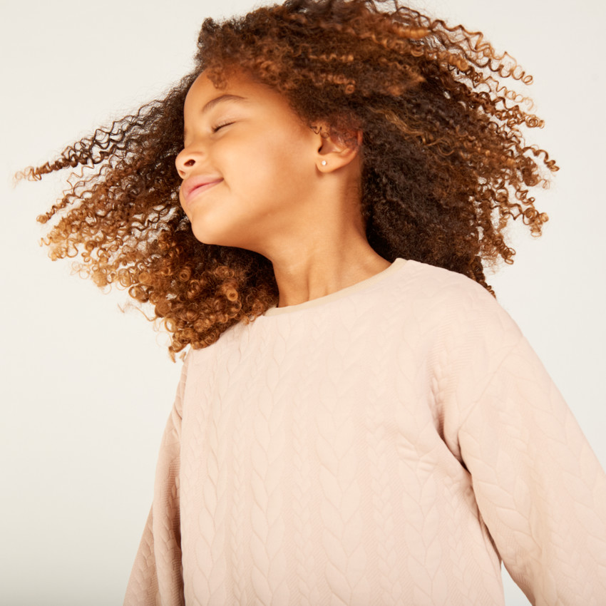 Conjunto de chándal de jacquard trenzado liso para niña. 