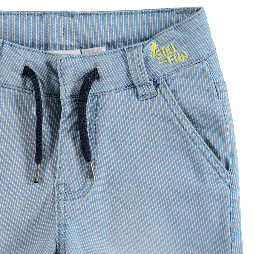 Bermudas de rayas finas con efecto desgastado y bordados 