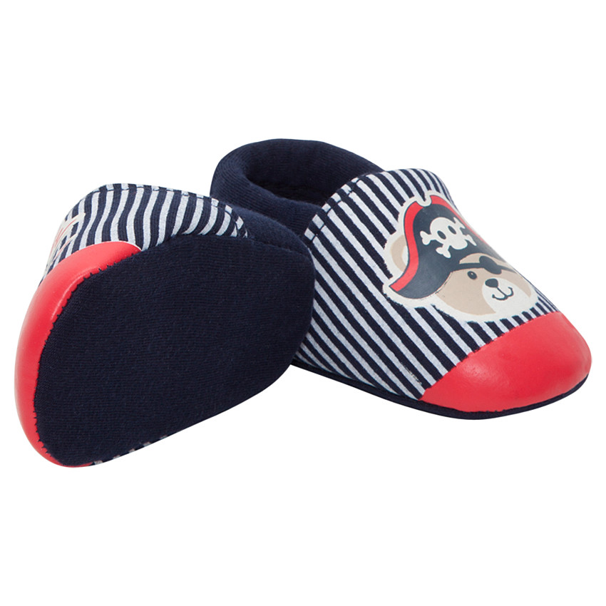 Zapatillas flexibles con rayas y osito de pirata estampado 