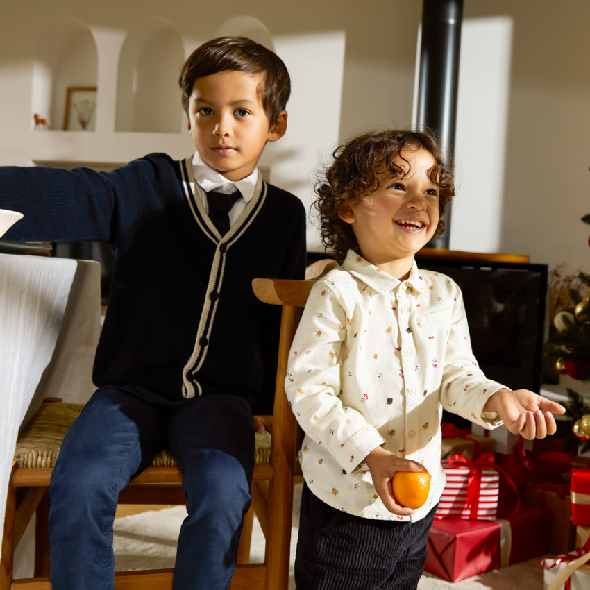 Gilet de punto liso con acabado de canalé para niño 