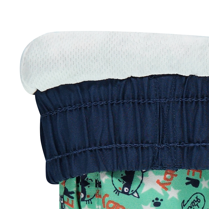 Short de baño con estampado de fantasía "all-over".  Additional Short de baño con estampado de fantasía "all-over".