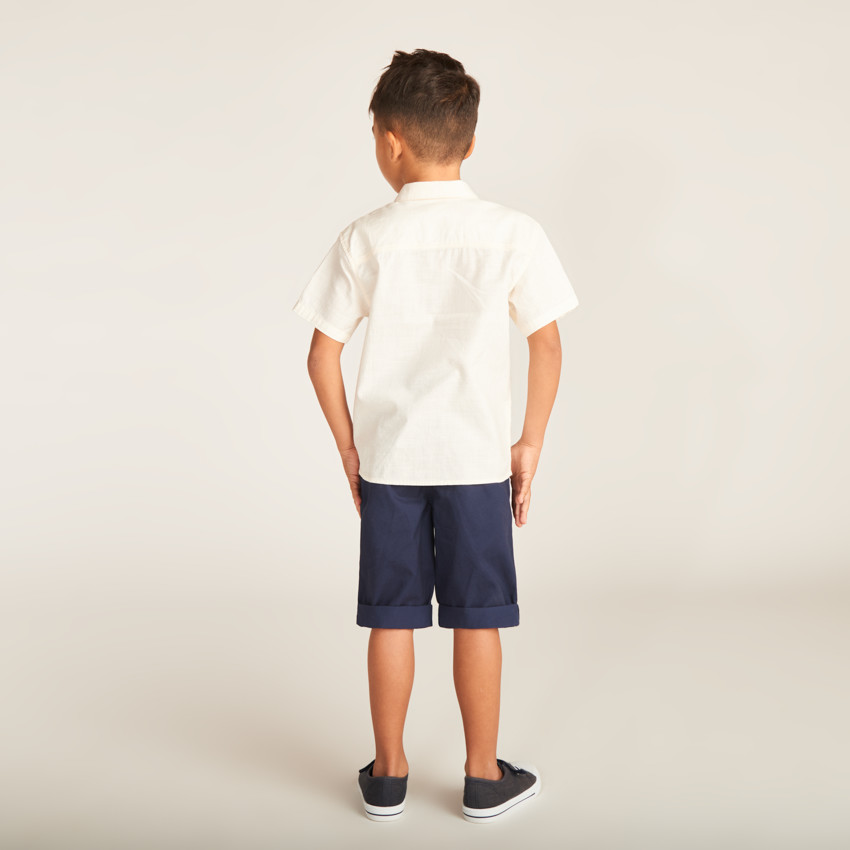 Camisa de manga corta de tela lisa para niño 