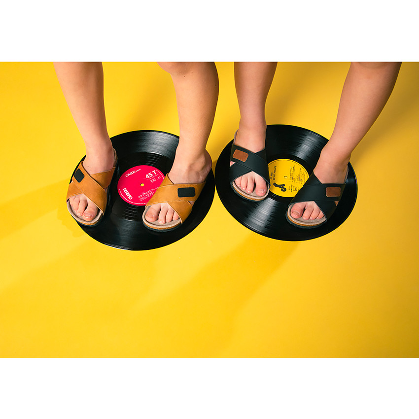 Mules de cuero sintético con etiqueta de gamuza para niño  Additional Mules de cuero sintético con etiqueta de gamuza para niño