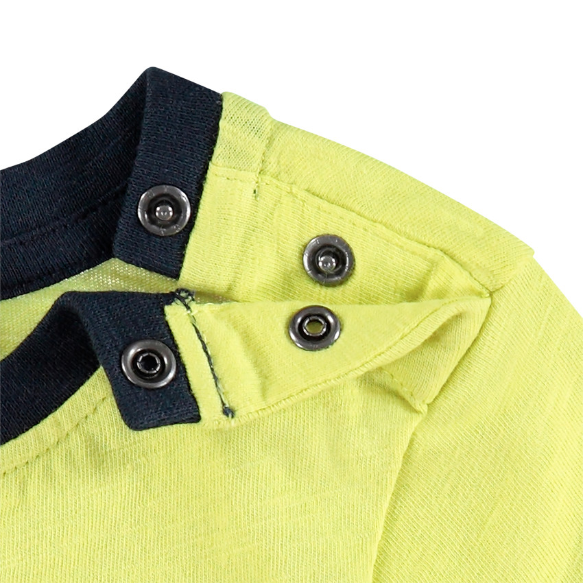 Conjunto camiseta manga corta estampado animal y bermudas 