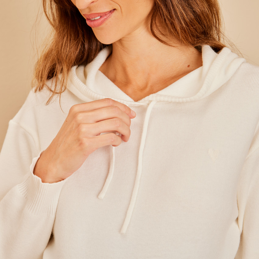 Sudadera con capucha y bordado de corazón para mujer 