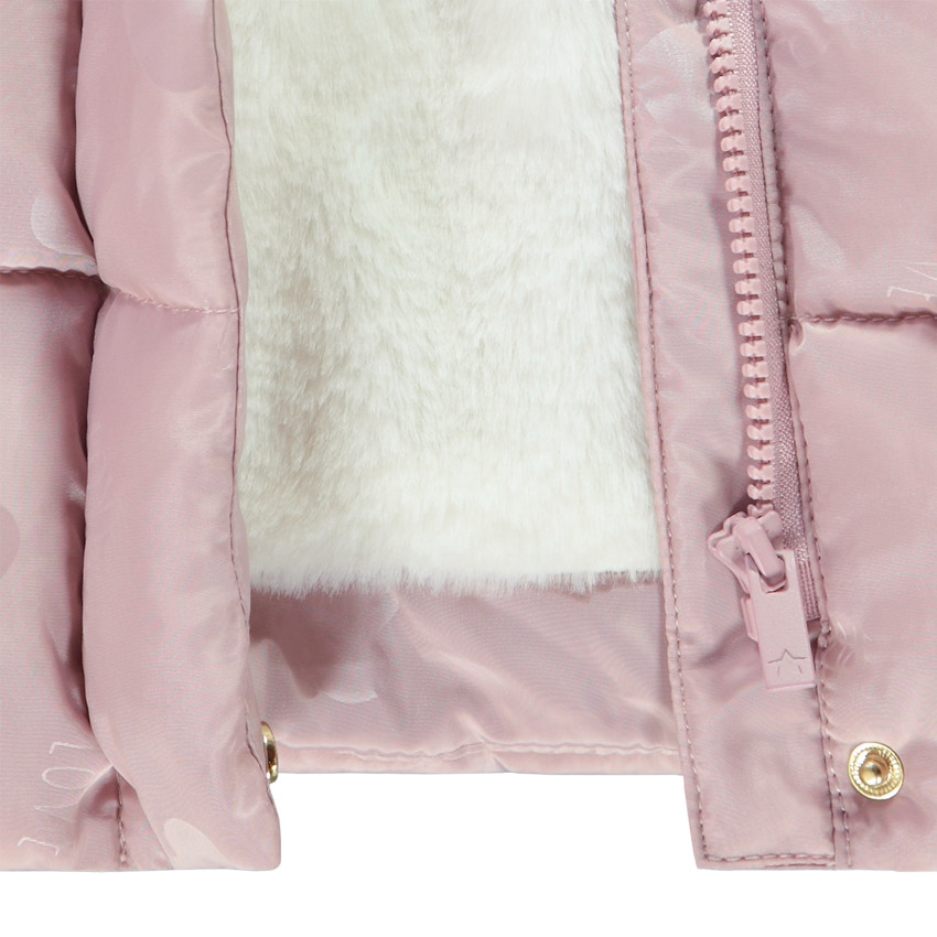 Chaqueta larga de niña con estampado de corazones y pelo sintético en la capucha 