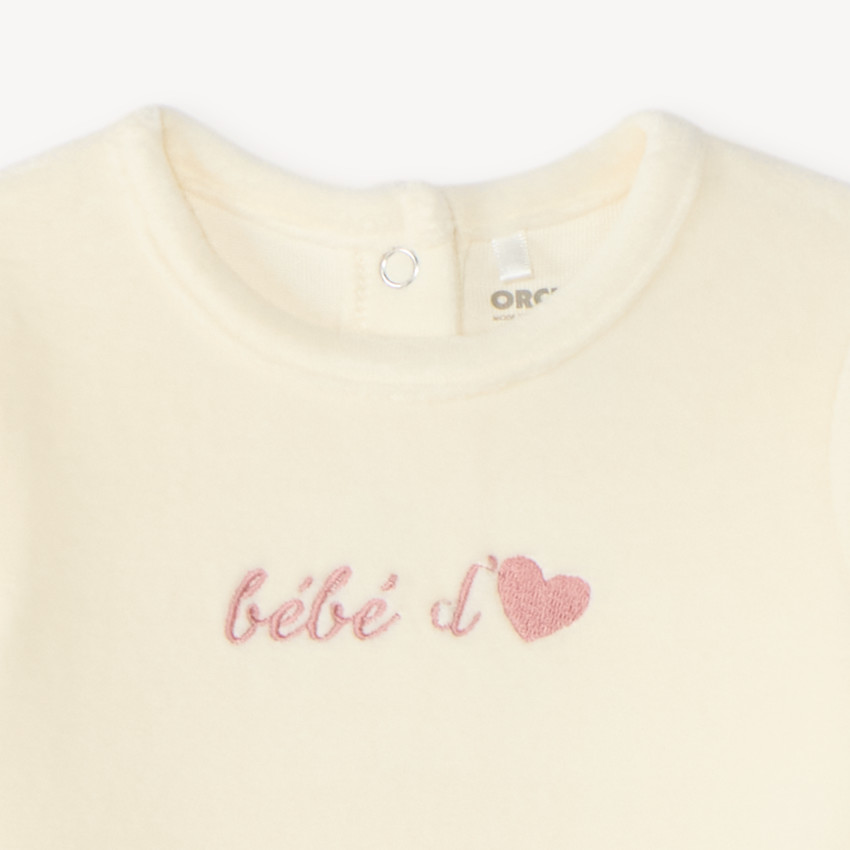 Pijama de felpa para bebé niña con bordado decorativo. 
