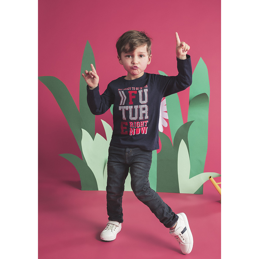 Zapatillas bajas de efecto cuero con cordones y velcro  