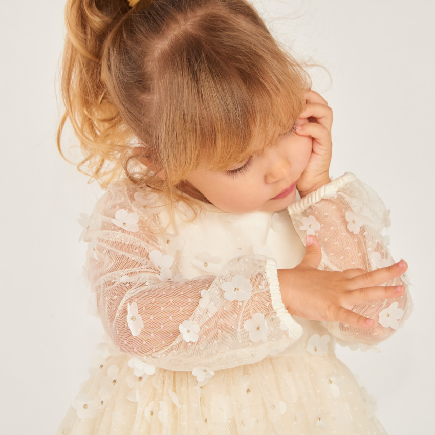 Ropa de niña bebé con flores 3D y mangas largas. 