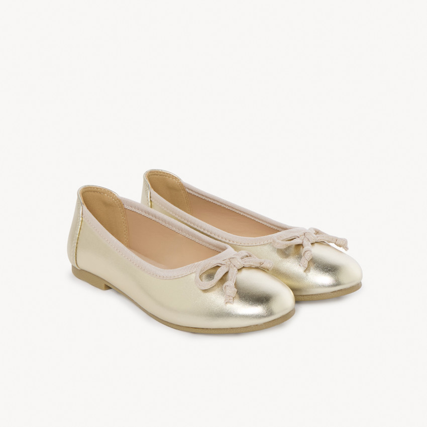 Bailarinas doradas efecto metalizado con lazo para niña 