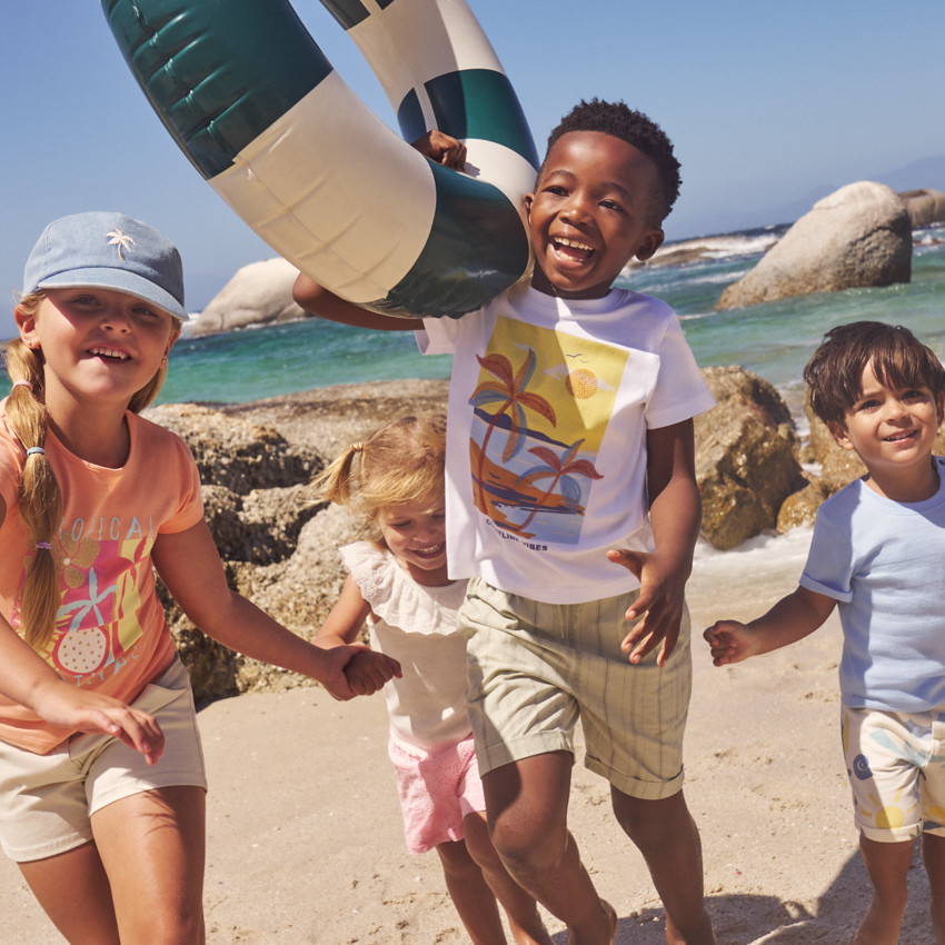 T-shirt manches courtes à palmiers brodés pour garçon 